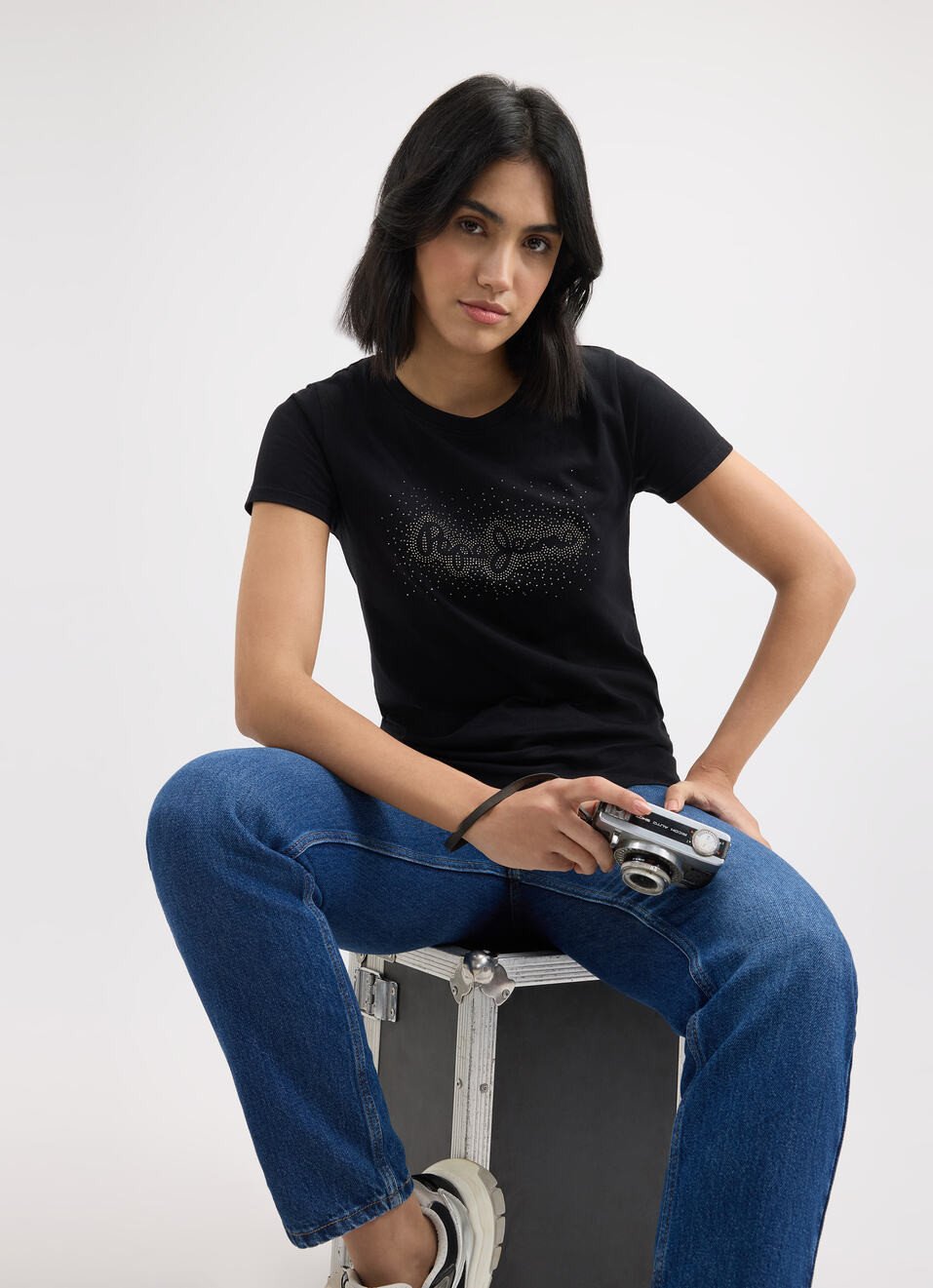 Women Black Embellished Short Sleeve T-shirt